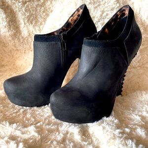 Betsy Johnson NWOT boots 6.5